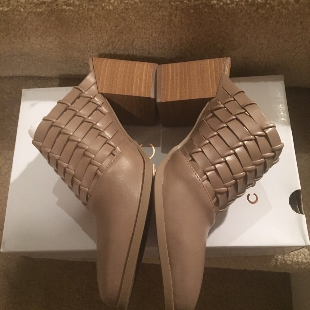 NWT LC Lauren Conrad Taupe mules 6.5 - Picture 2 of 8